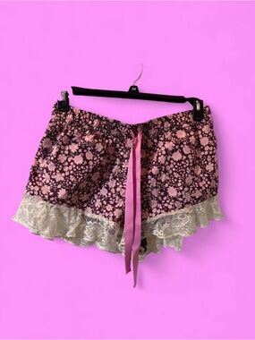 Anthropologie Pink Purple Floral Lace Trim Shorts Size 

Description